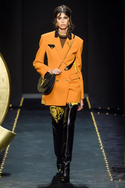 Look 2